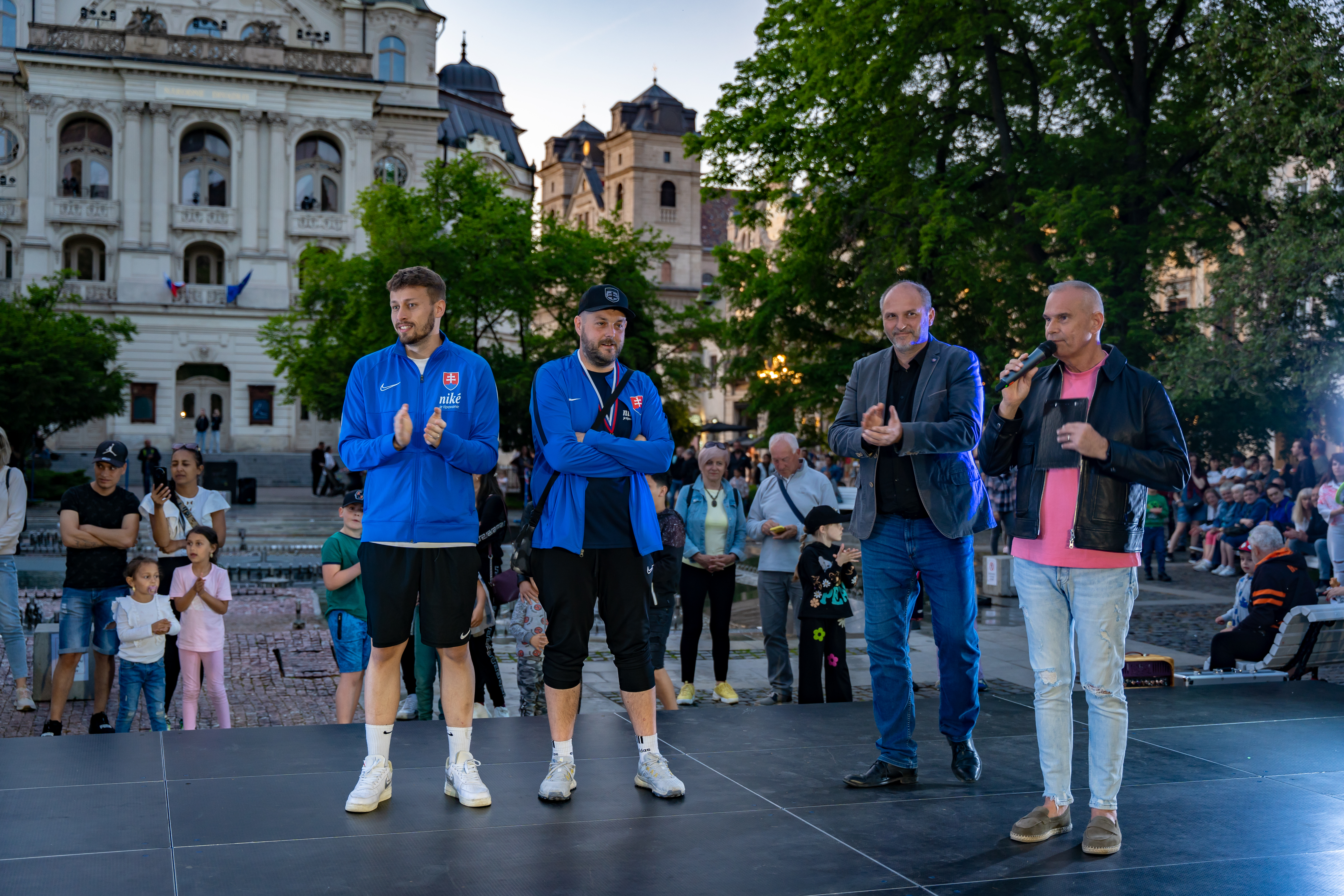 Slovenska reprezentacia zdravi Kosice-2